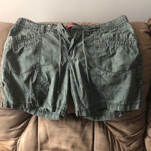Unionbay Camo shorts - junior size 15